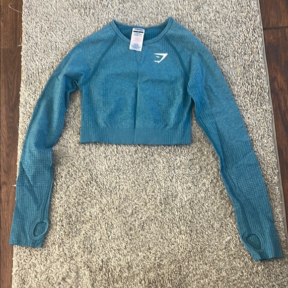 Gymshark Tops - Cropped gymshark long sleeve
